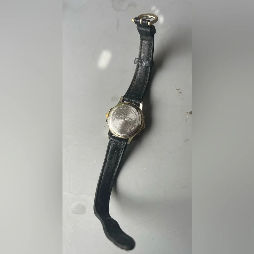 Watch Collectors -5 Different style watch’s (see photos ) $7.00 for all